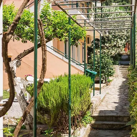 Theodora Corfu Апартаменты *